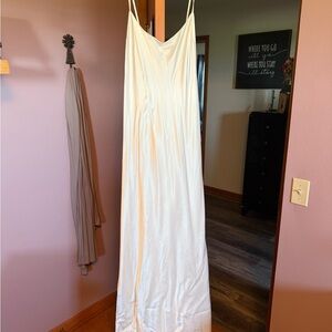 Elegant White Maxi Dress